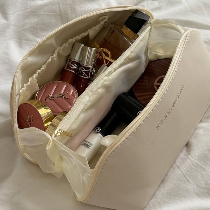 کیف آرایشی ترند تیک تاک و پینترست برند ROSE OF NO MAN’S LAND